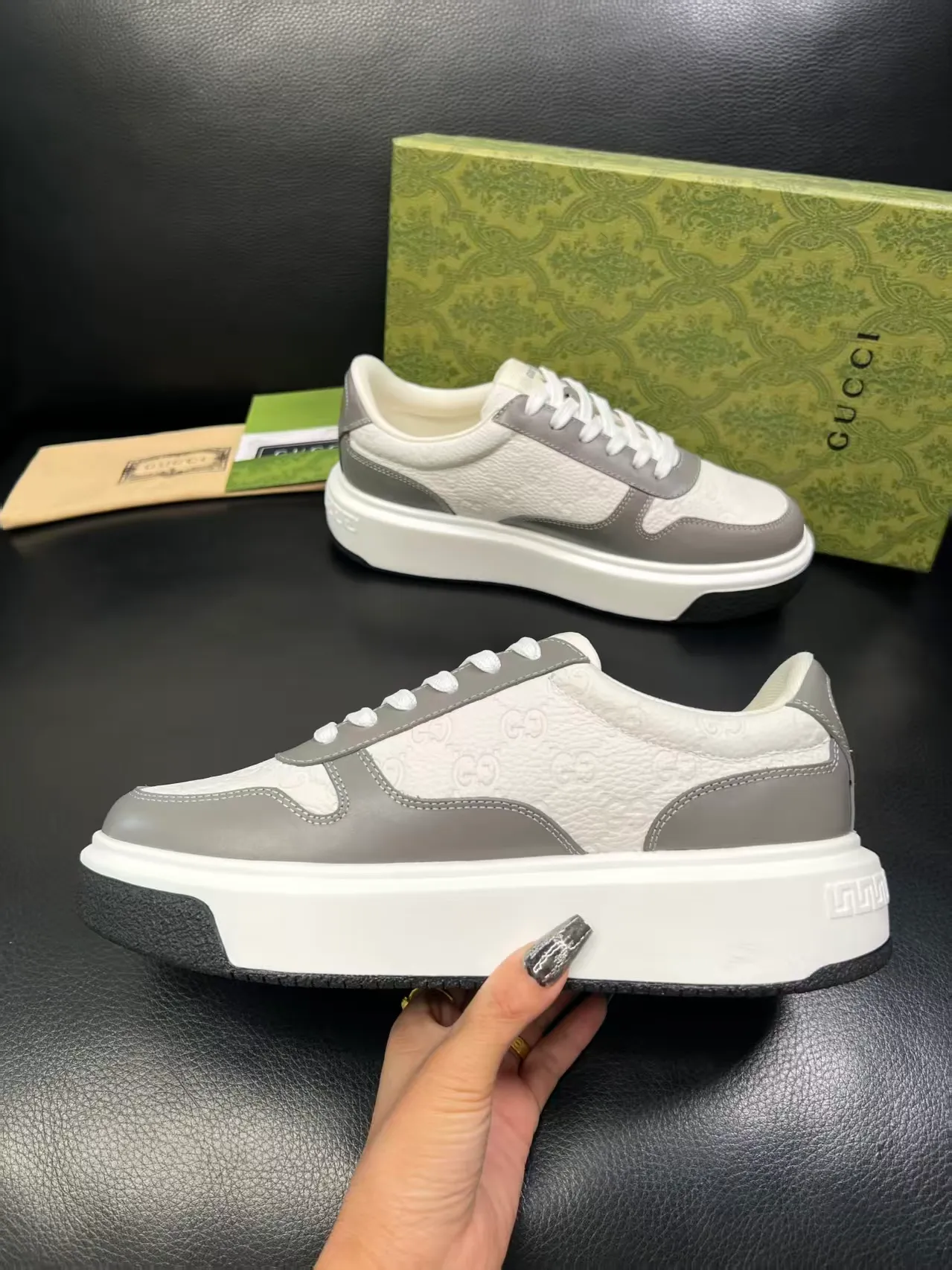 P460 new men's shoes GUCCI [Lightning] latest shoes are shipped. Original quality, fashionable, made of special materials, sheepskin lining, brand new packaging. The foot feels super comfortable and the workmanship is impeccable. Size: Male 38-45.
